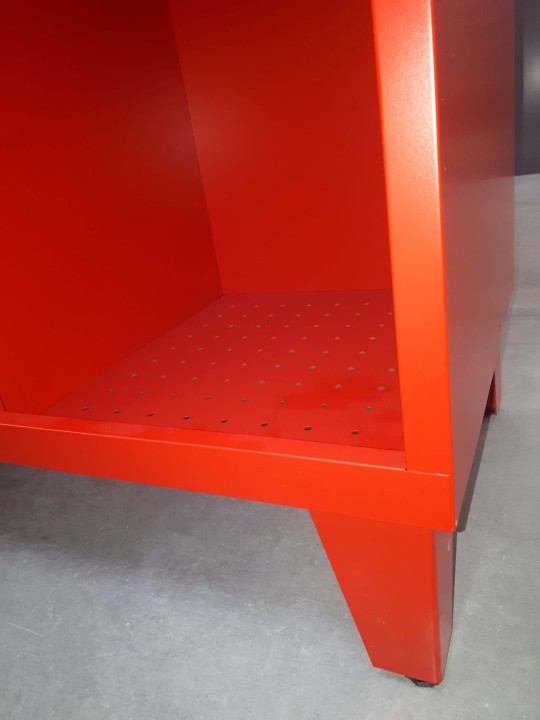Szafa ubraniowa STR400/3b na cokole, potrójna