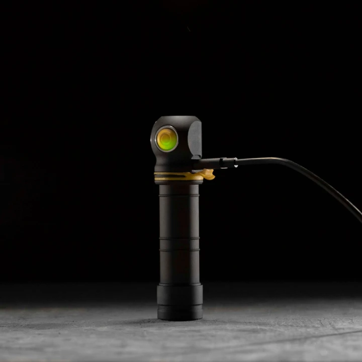 Latarka Armytek Elf C2 Max