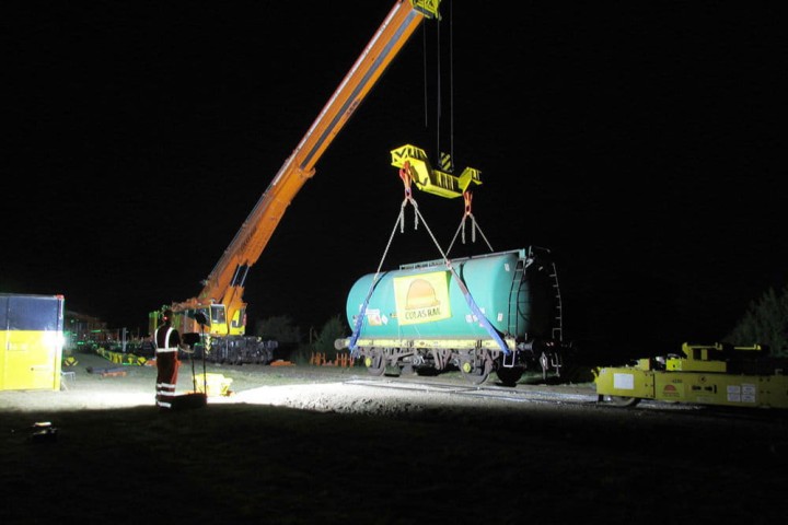 Akumulatorowy maszt oświetleniowy NightSearcher SOLARIS DUO 2x20.000 lumenów 50 Ah Li-Ion