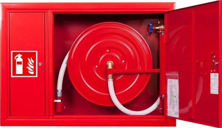 Hydrant wewnętrzny W-25/30G wnękowy (podtynkowy) z wężem półsztywnym 25mm dł. 30m i miejscem na gaśnicę