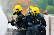 Manekin szkoleniowy Ruth Lee FIRE House 70 kg podczas ćwiczeń 9