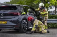 Wtyczka awaryjna Emergency Plug symulująca ładowanie auta w akcji 7